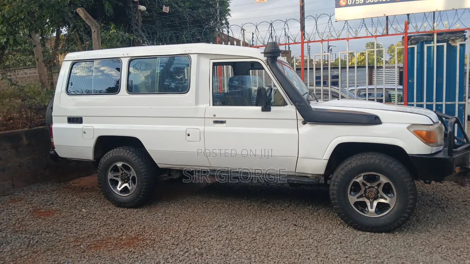 Toyota Land Cruiser 1998 White