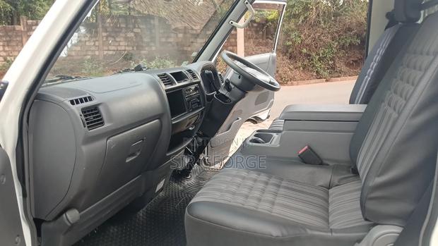 Mazda Bongo 2019 White - thumbnail 12