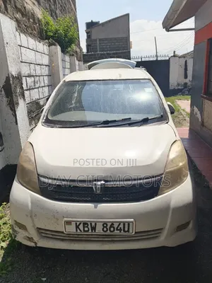 Toyota ISIS 2007 White