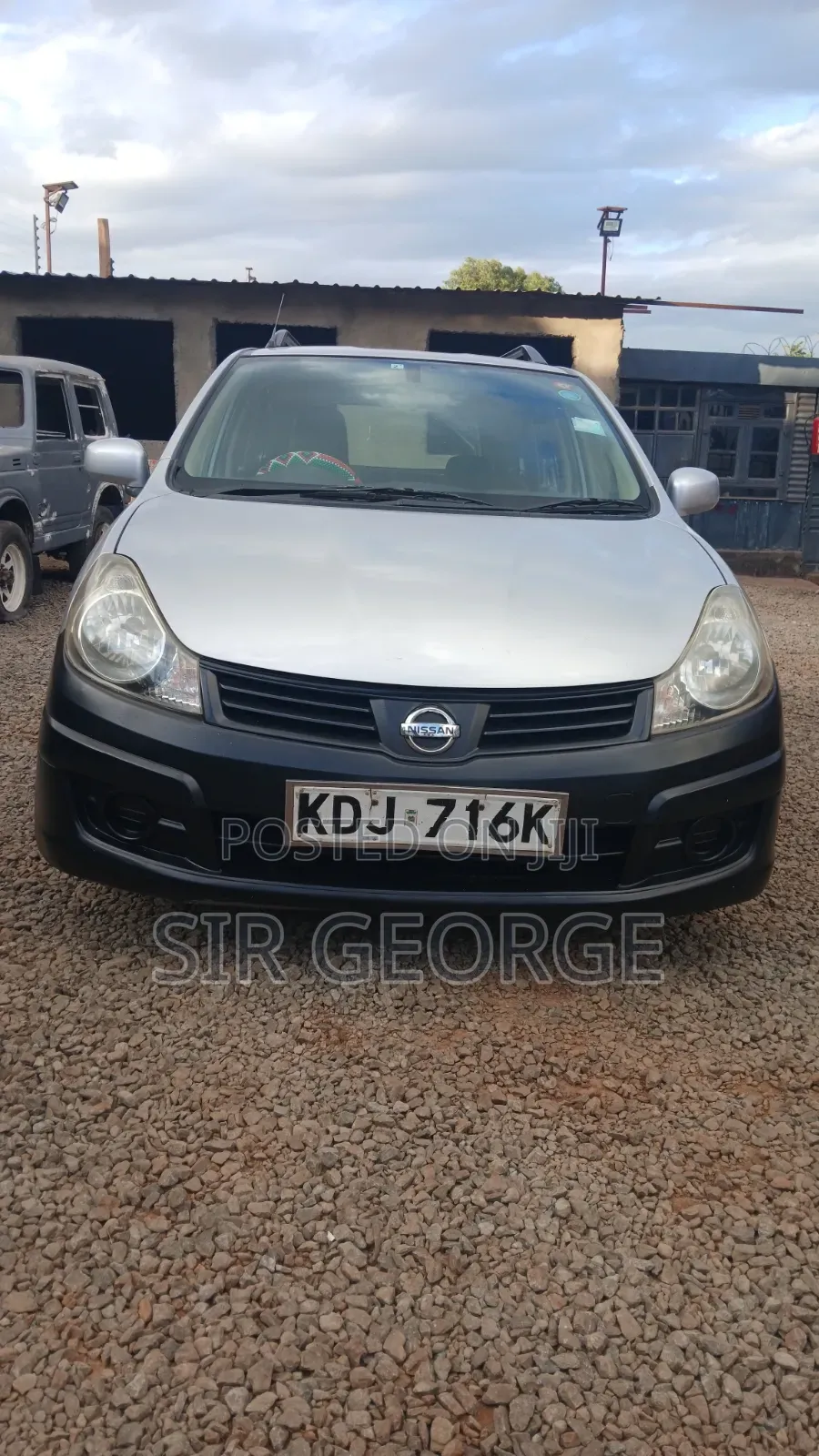 Nissan Advan 2015 Silver