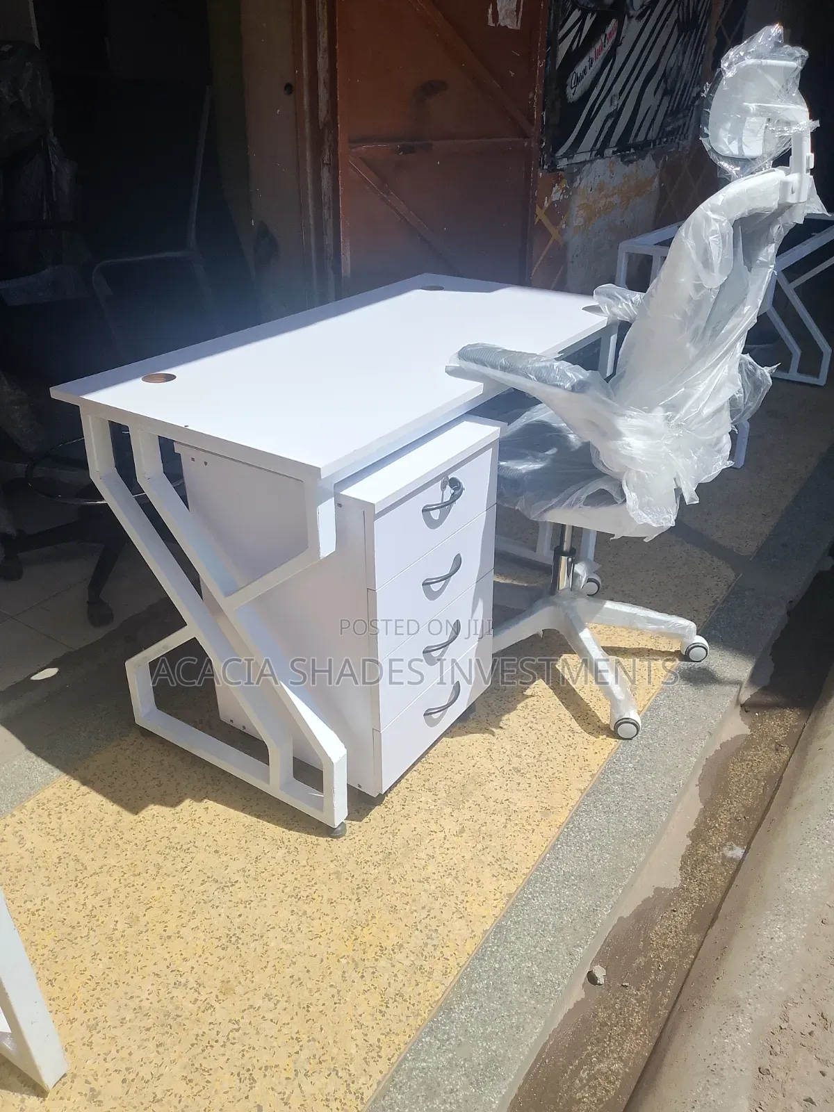 Desk an Orthopedic