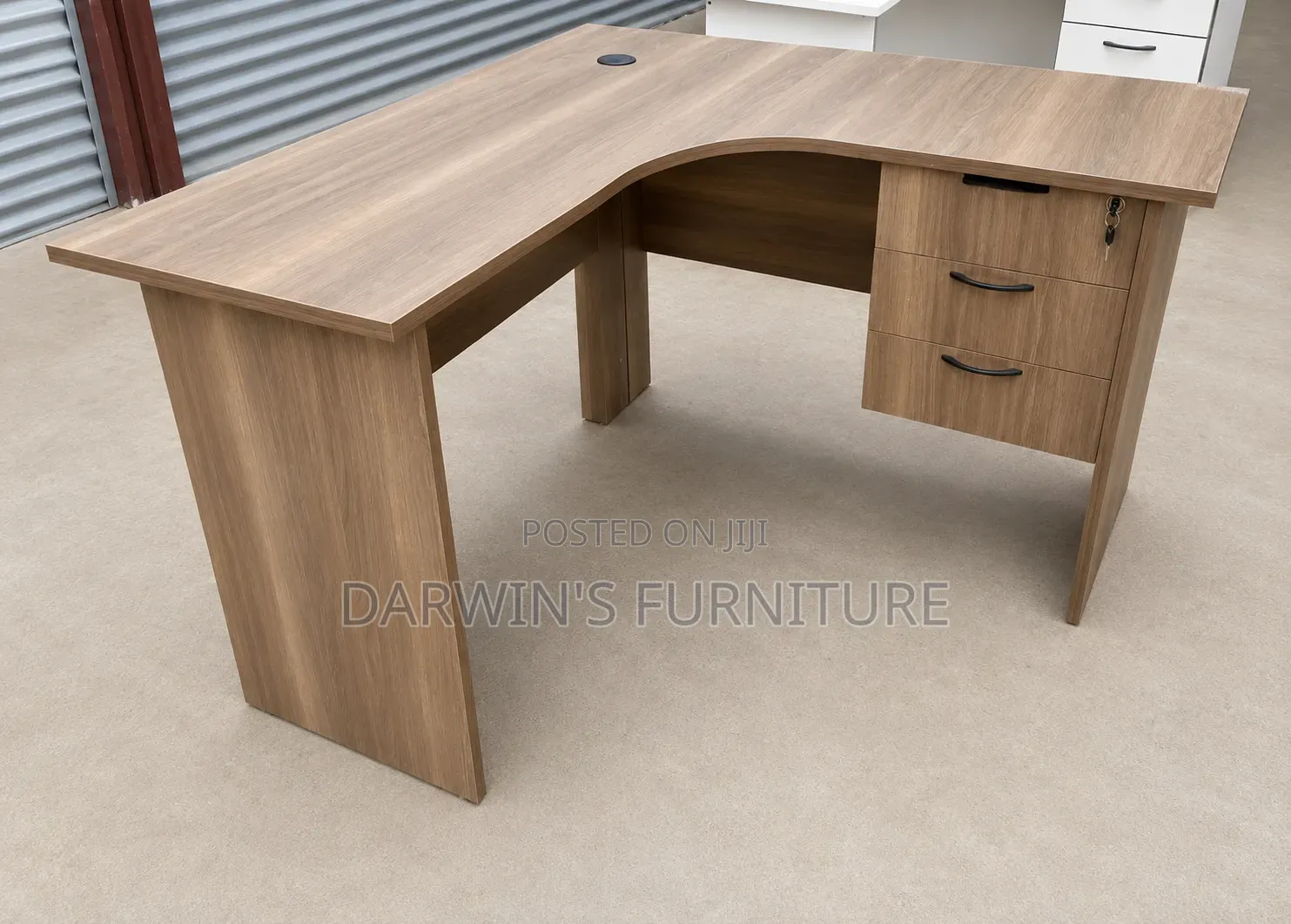 L Shaped 3drowers Table