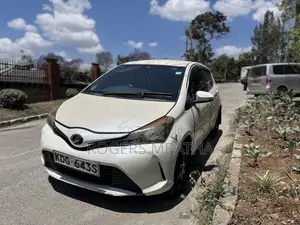 Toyota Vitz 2014 White