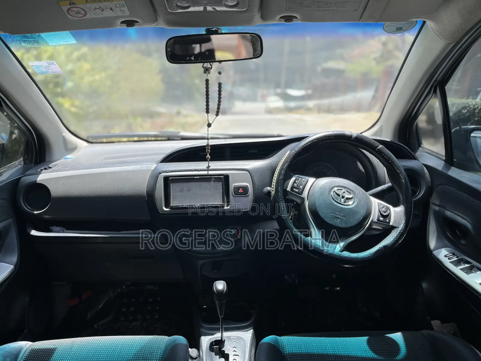 Toyota Vitz 2014 White