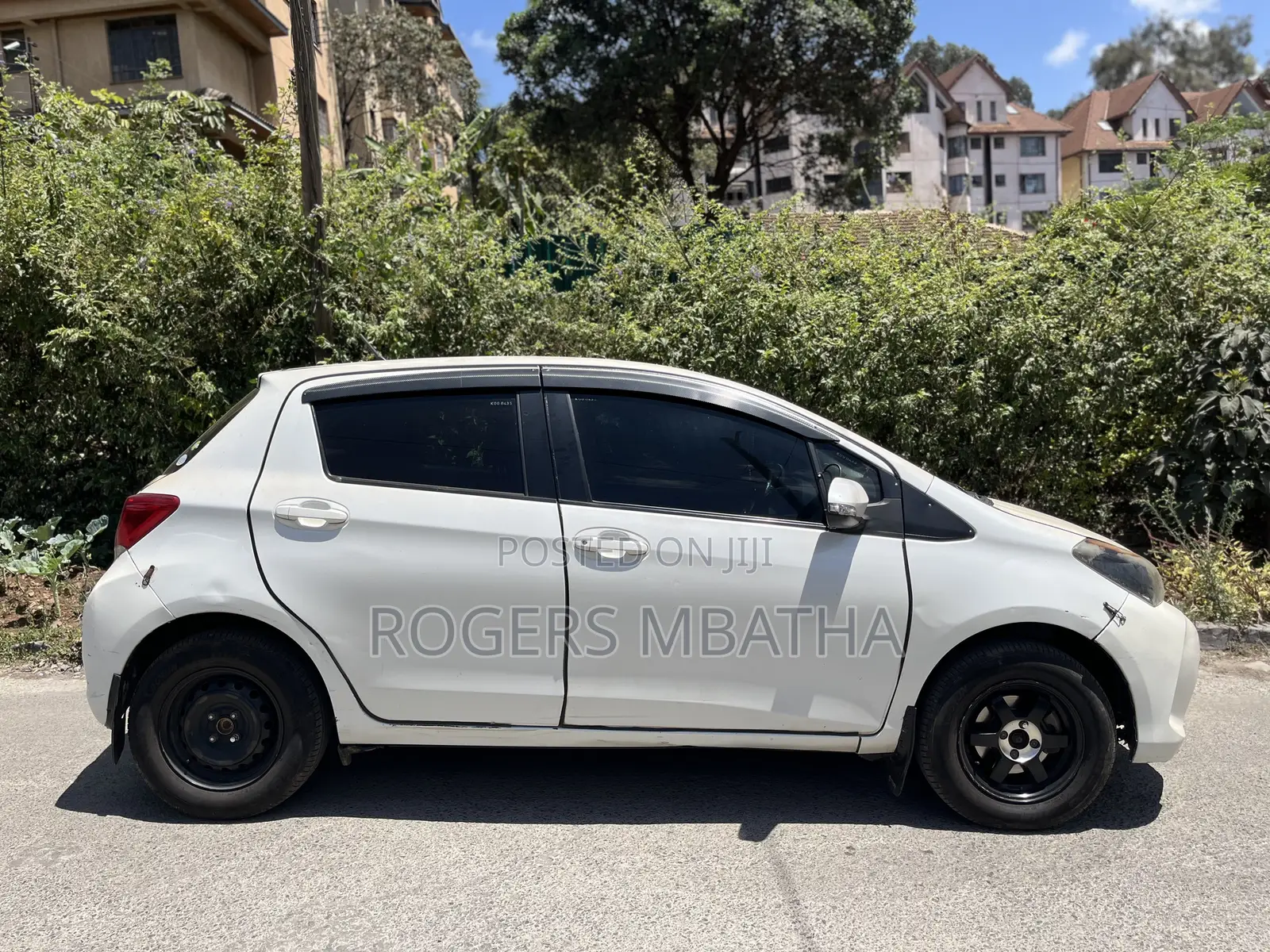 Toyota Vitz 2014 White