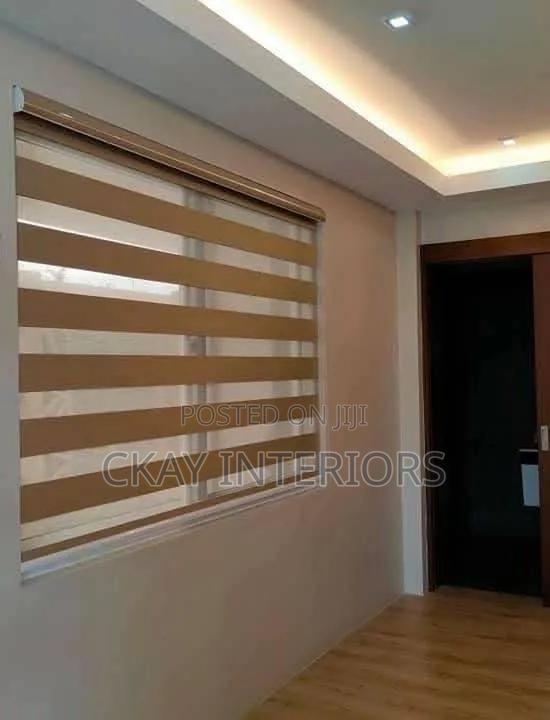 Horizontal Blinds That Complement Both Modern and Classic Interiors. - main view
