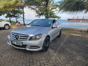 Mercedes-Benz C200 2011 Silver