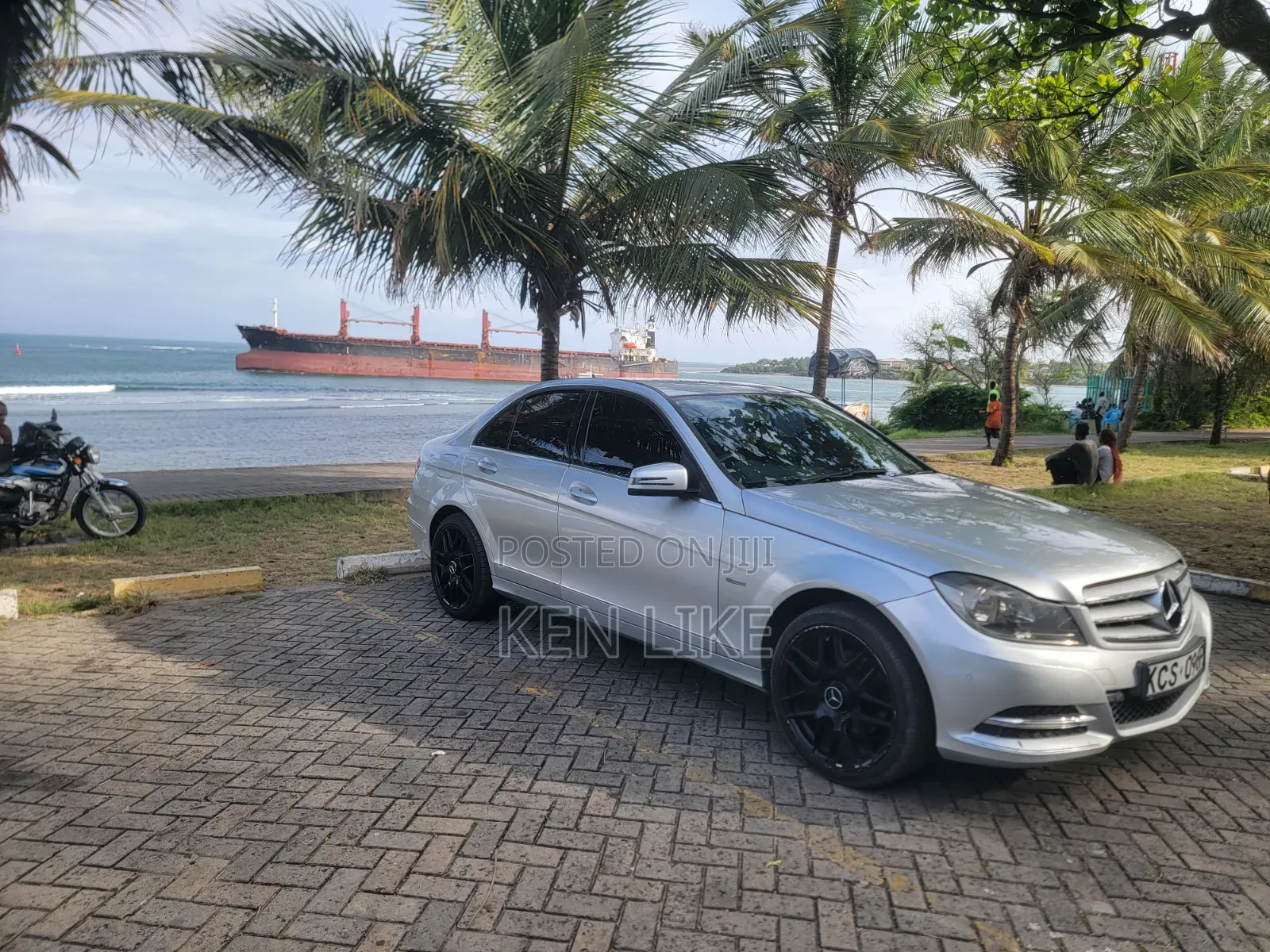 Mercedes-Benz C200 2011 Silver