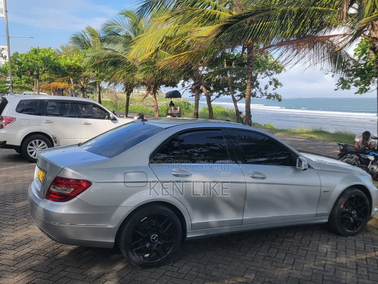 Mercedes-Benz C200 2011 Silver