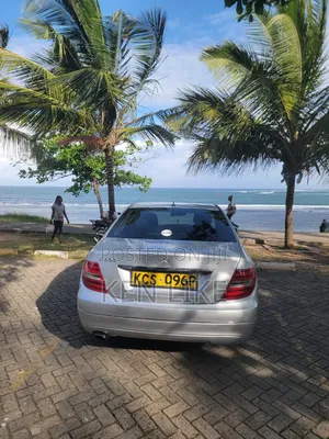Mercedes-Benz C200 2011 Silver
