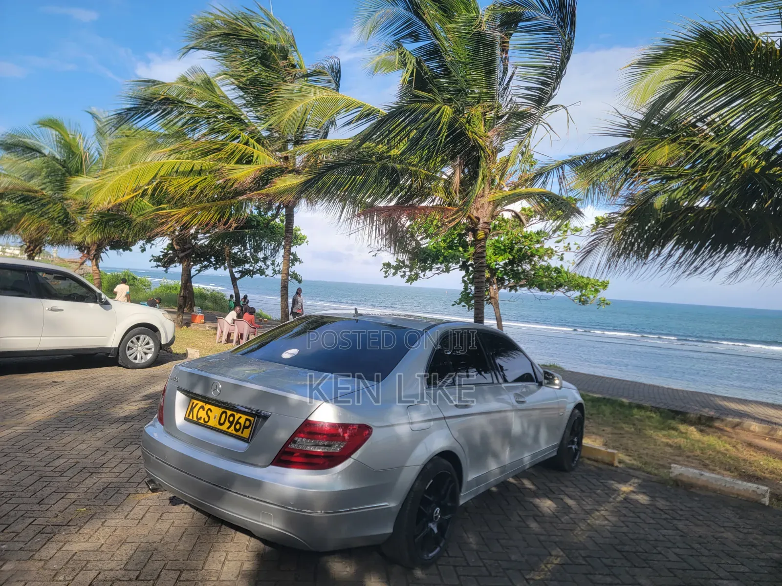 Mercedes-Benz C200 2011 Silver