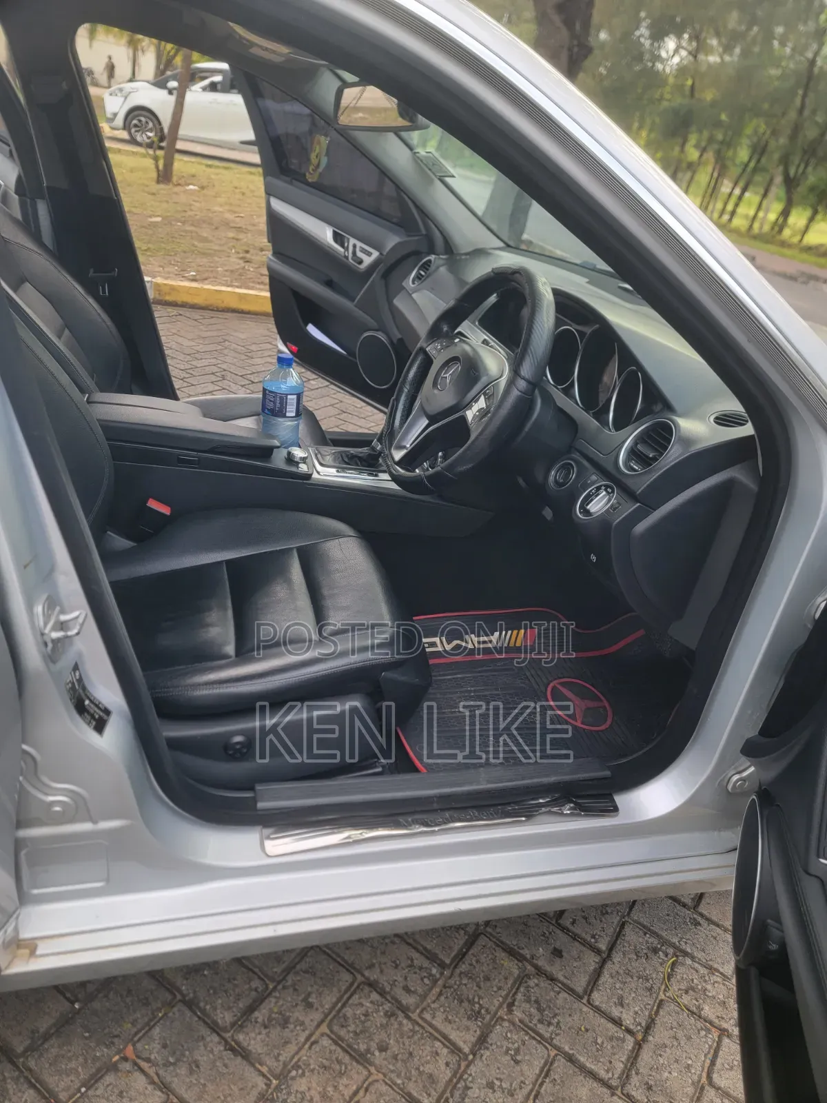 Mercedes-Benz C200 2011 Silver