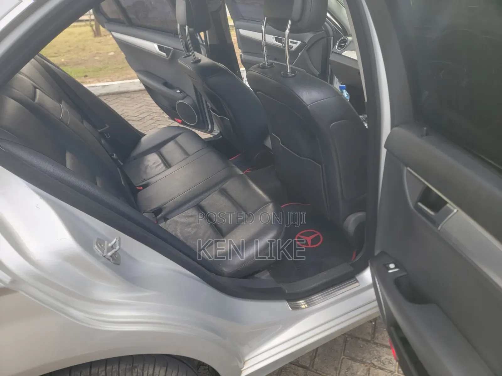 Mercedes-Benz C200 2011 Silver