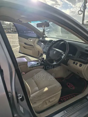 Toyota Crown 2012 Silver