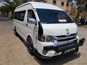 Toyota HiAce 2017 White