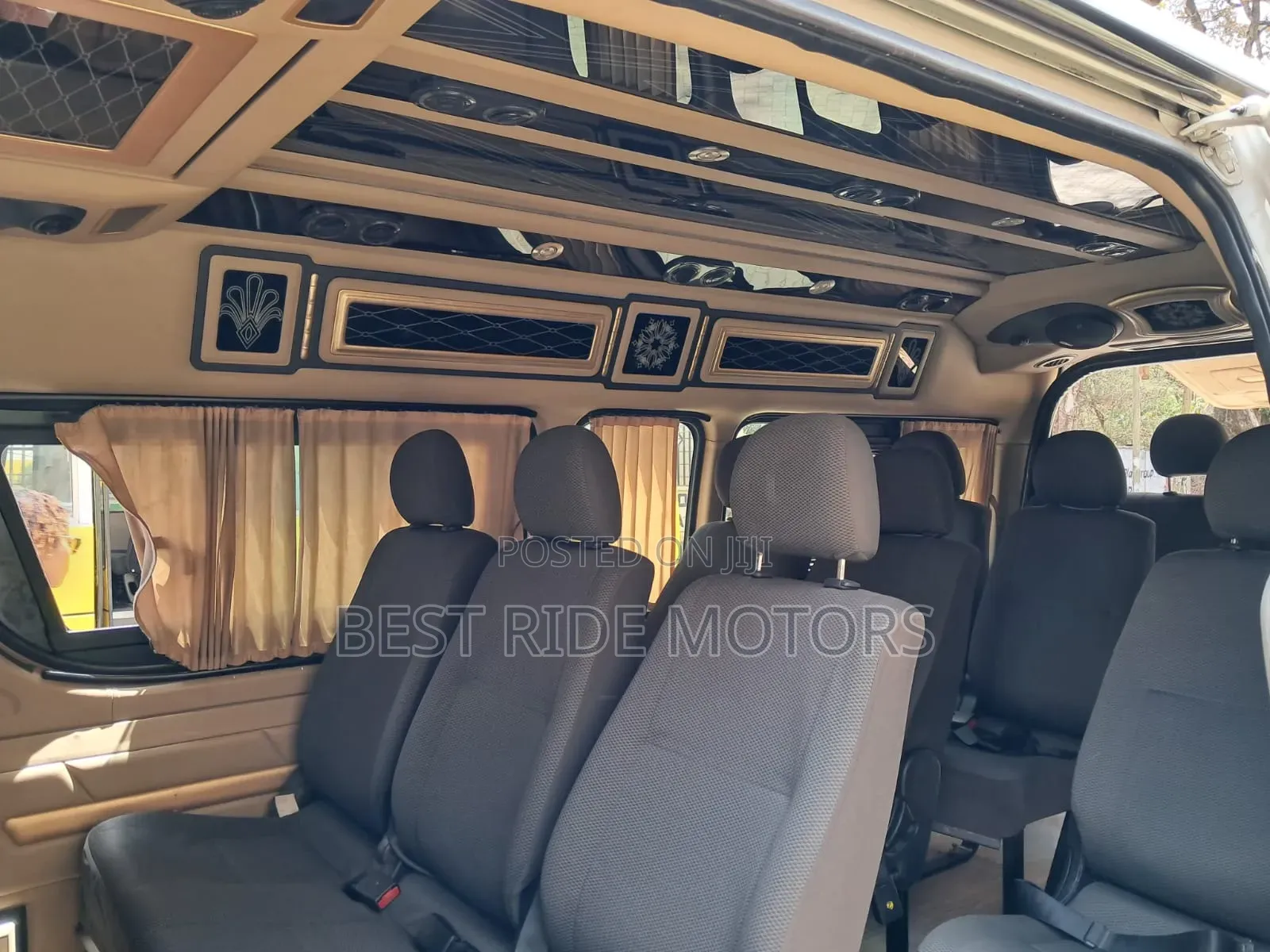 Toyota HiAce 2017 White