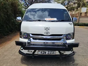 Toyota HiAce 2017 White