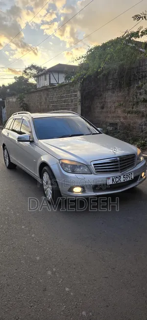 Mercedes-Benz C200 2011 Silver