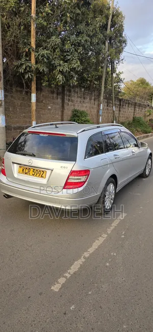 Mercedes-Benz C200 2011 Silver