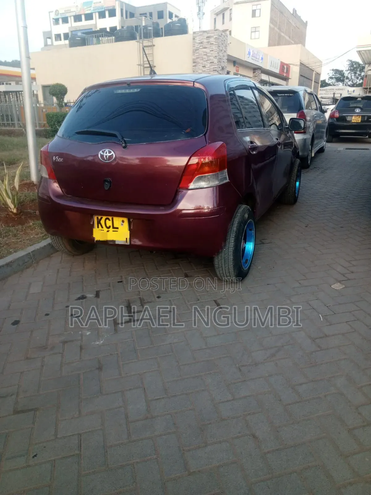 Toyota Vitz 2011 Maroon