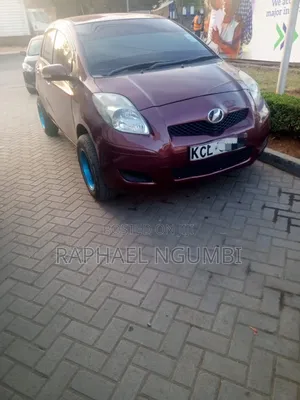 Toyota Vitz 2011 Maroon
