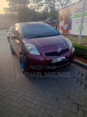 Toyota Vitz 2011 Maroon