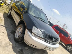 Toyota Harrier 2000 Black