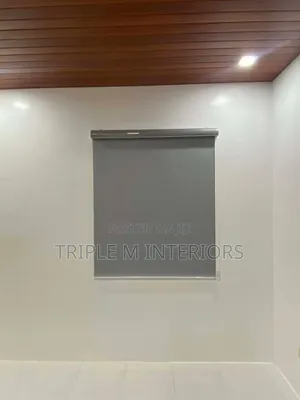 Heavy-Duty Sunscreen Roller Blinds – Daytime Privacy