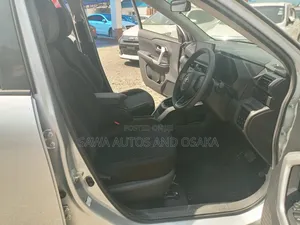 Toyota Raize 2019 Silver