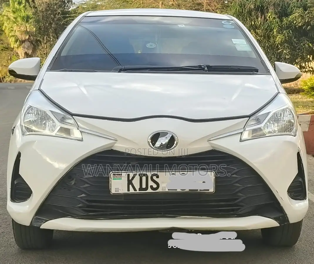 Toyota Vitz 2017 White