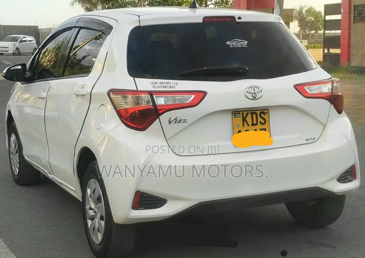 Toyota Vitz 2017 White