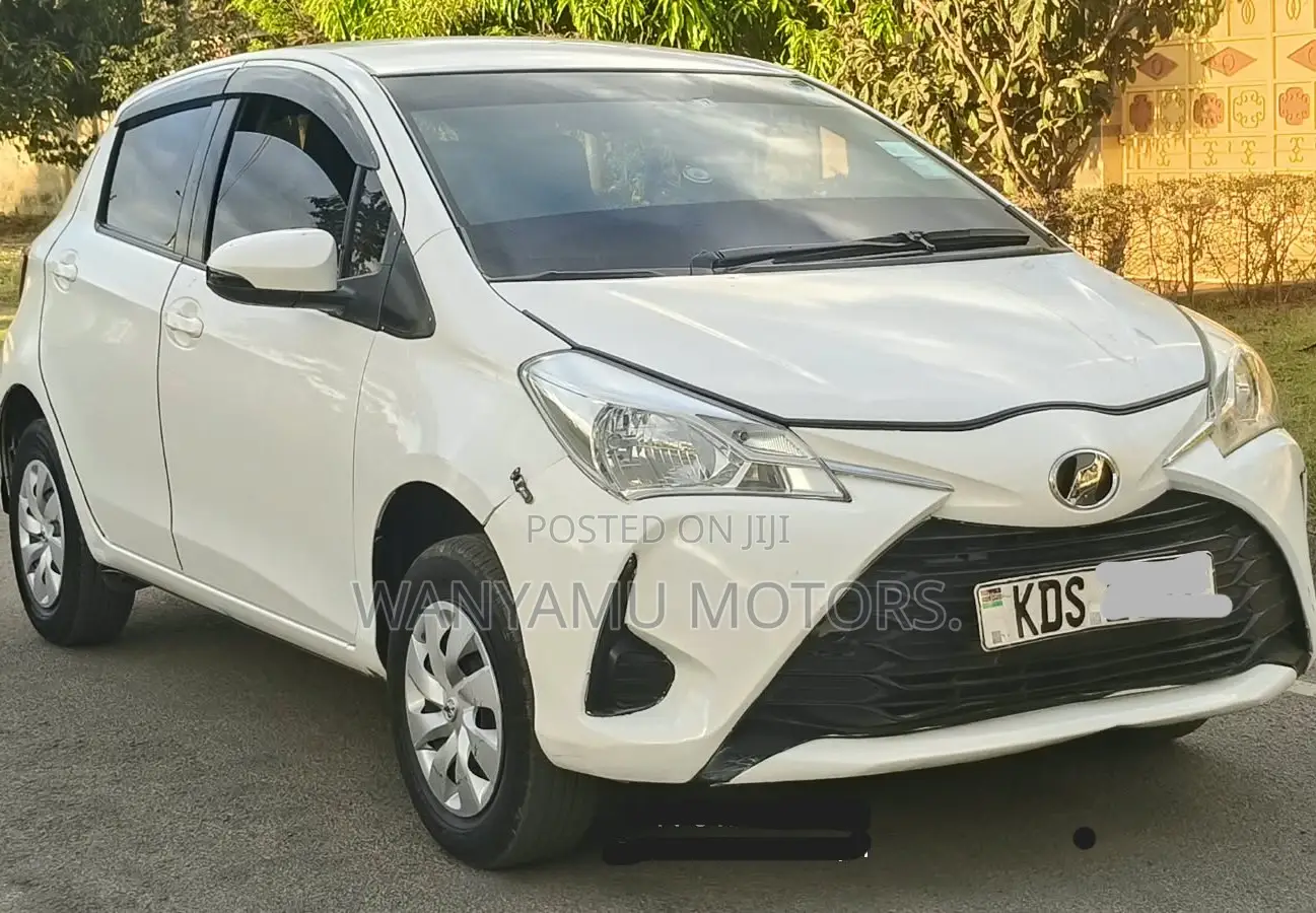 Toyota Vitz 2017 White