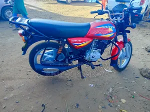 Bajaj Boxer 2025 Red