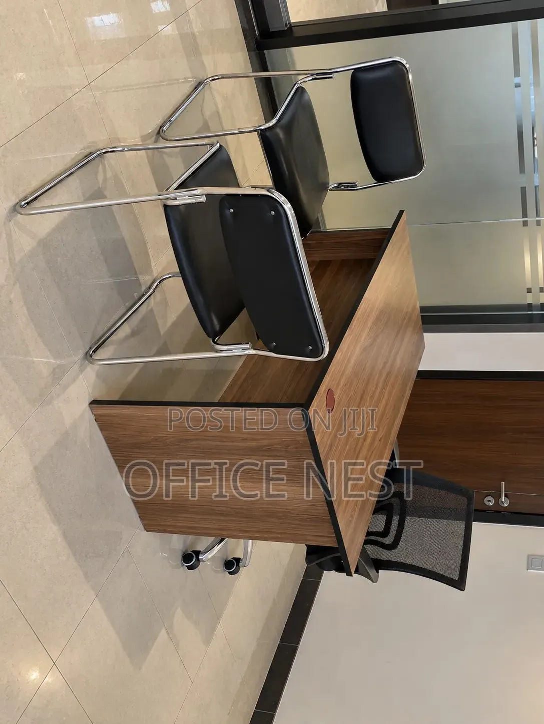 Modern Office Desk With Chairs – Executive Workstation