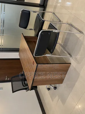 Modern Office Desk With Chairs – Executive Workstation