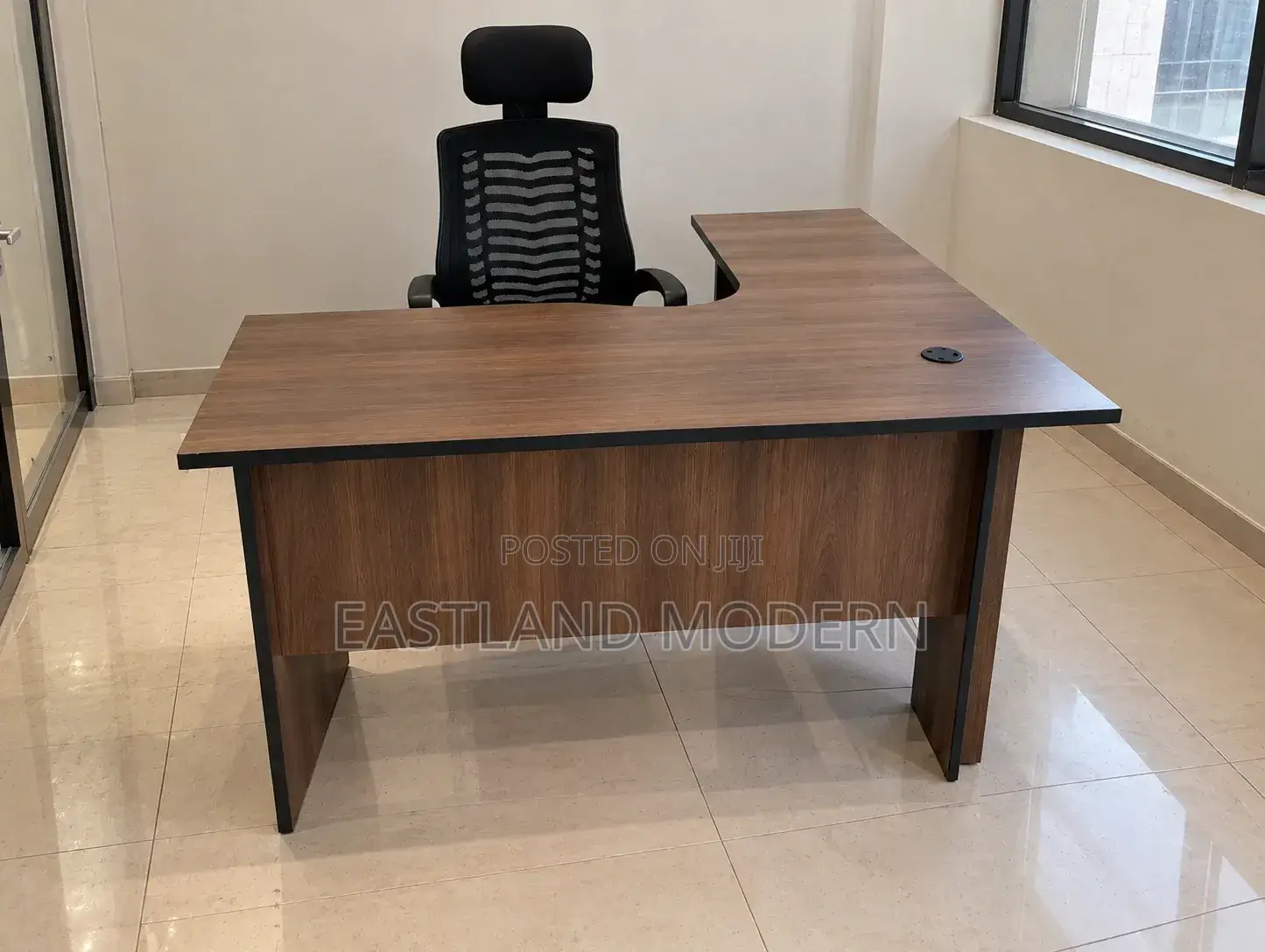 L-Shaped Office Desk – Modern Executive Workstation Table