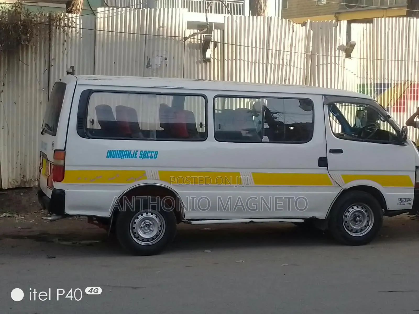 Toyota HiAce 1999 White