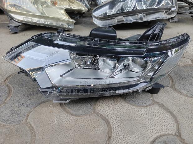 Mitsubishi Outlander 2018/2020 Model Headlight - main view