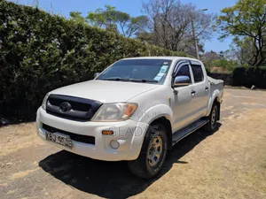 Toyota Hilux 2009 White