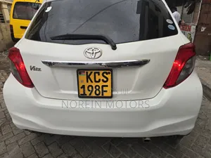 Toyota Vitz 2012 White
