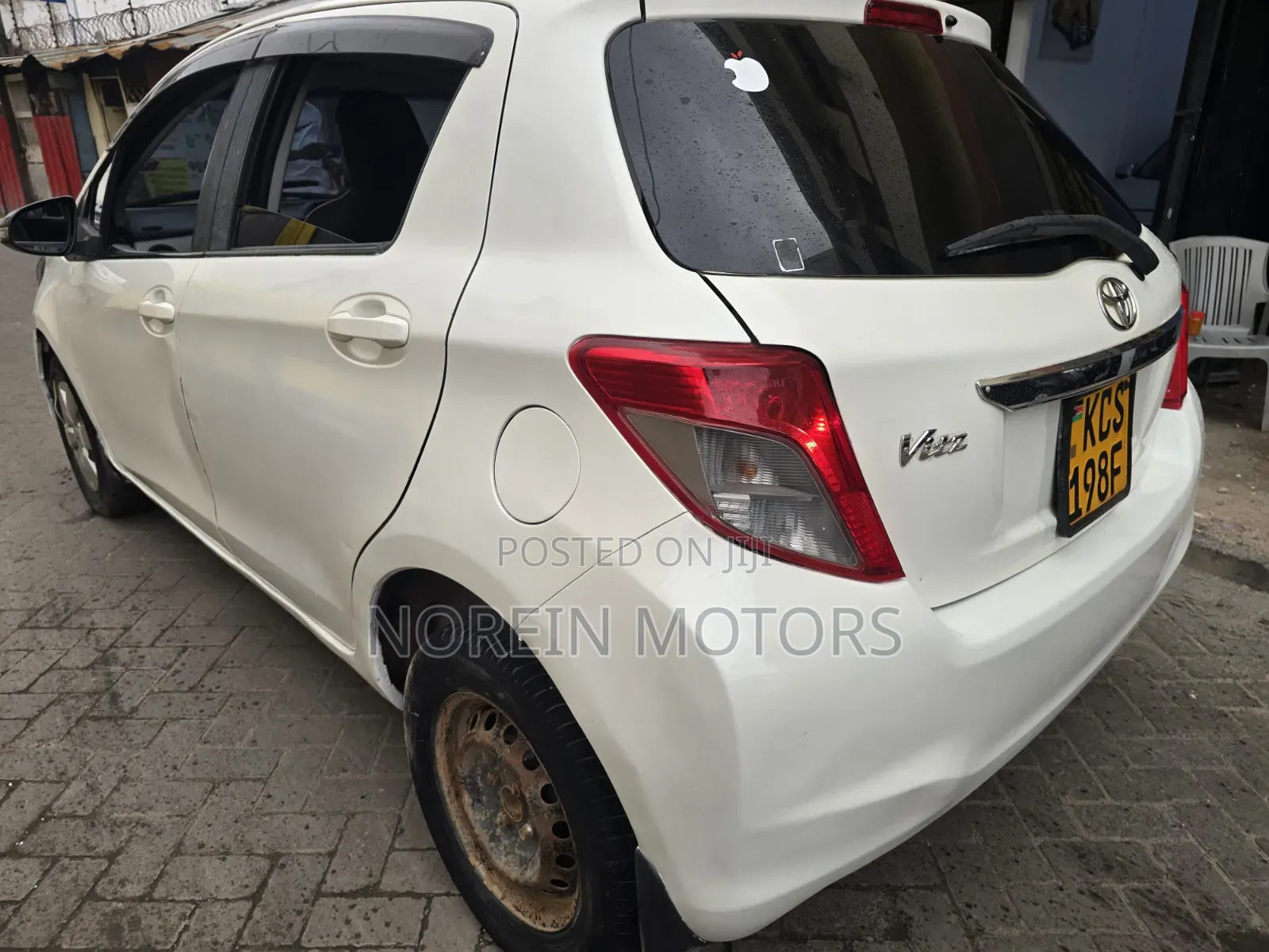Toyota Vitz 2012 White