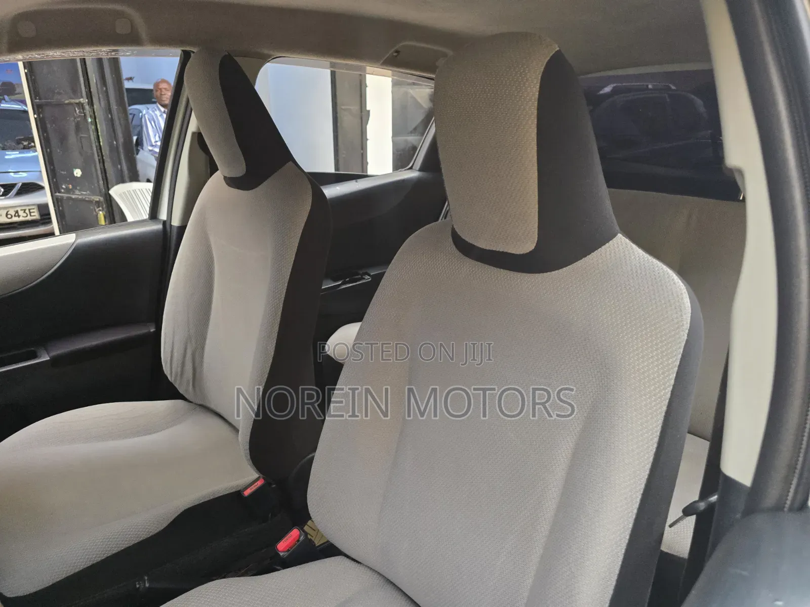 Toyota Vitz 2012 White