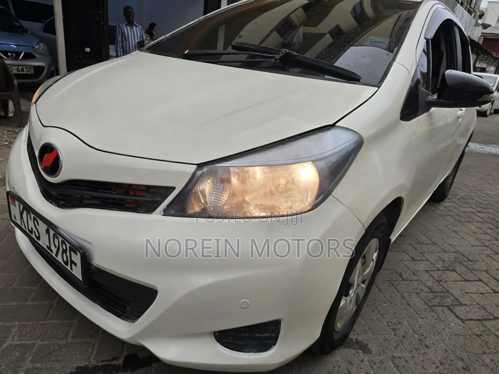 Toyota Vitz 2012 White