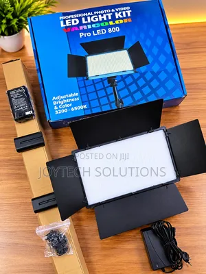 Pro LED 800 Video Light Kit Adjustable Brightness 3200K–6500K