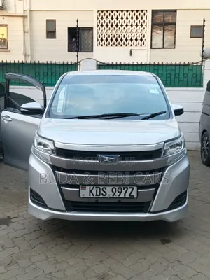Toyota Noah 2018 Silver