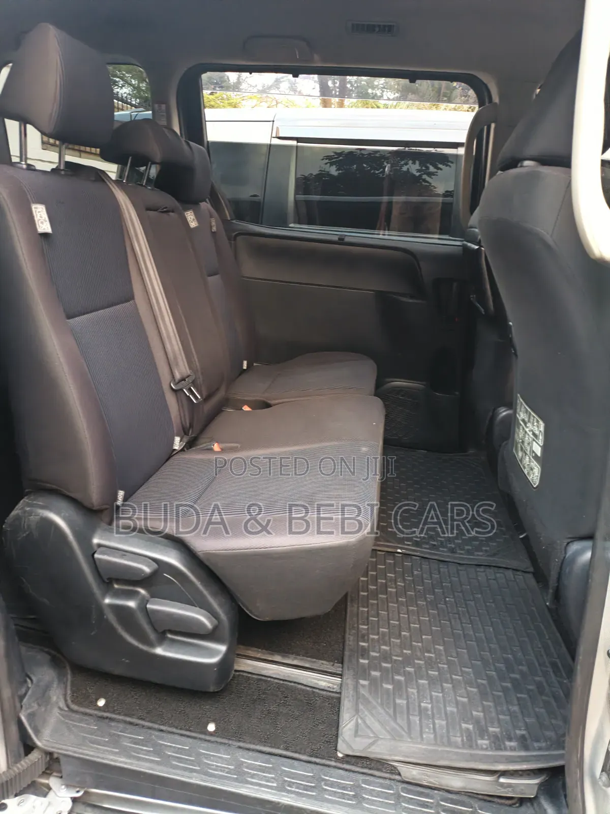 Toyota Noah 2018 Silver