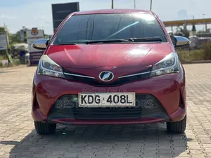 Toyota Vitz 1.3 FWD 5dr 2015 Red