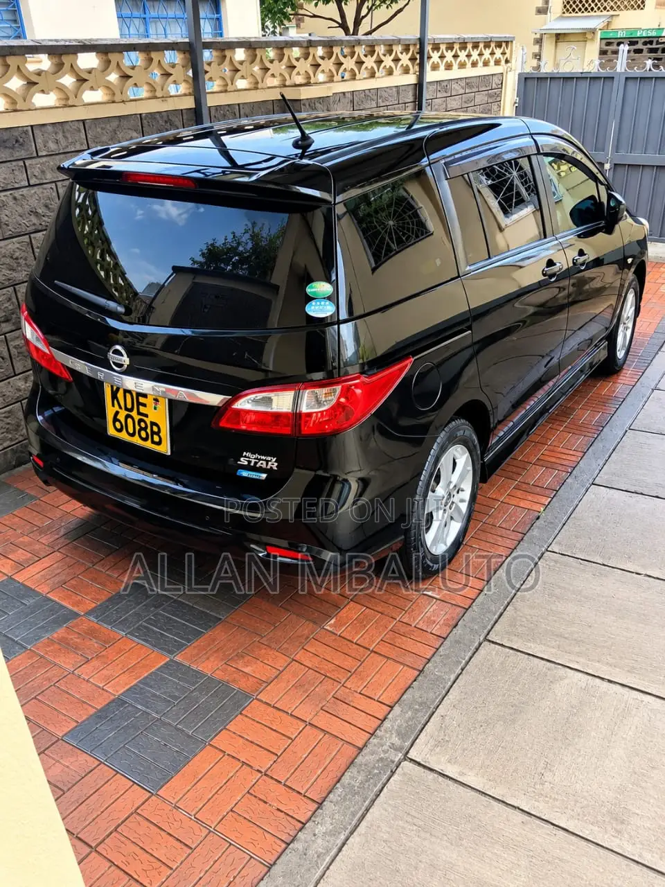 Nissan Serena 2014 Black