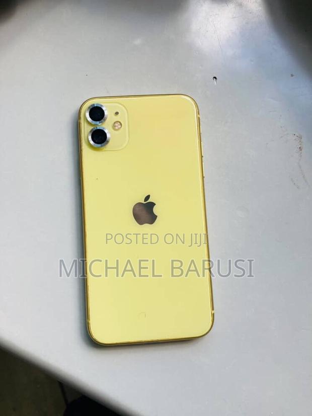 Apple iPhone 11 64 GB Yellow