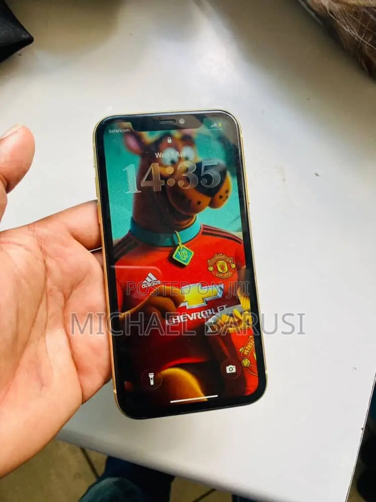 Apple iPhone 11 64 GB Yellow